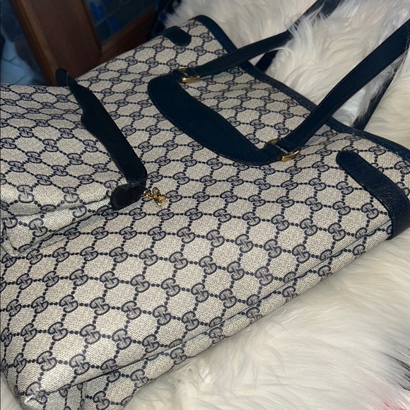 🔥GUCCI BUNDLE🔥Navy and Beige Women's Bundle Tote & Make up/Clutch Bags - Picture 5 of 5